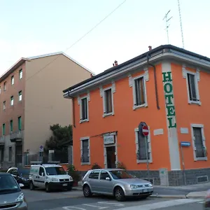 hotel-la-caravella-milan.italymilanhotels.net/