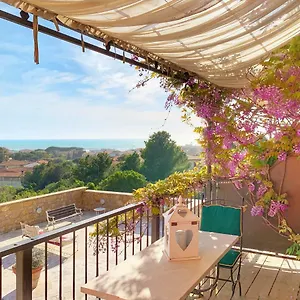 https://castel-del-mare.it-tuscanyhotel.com